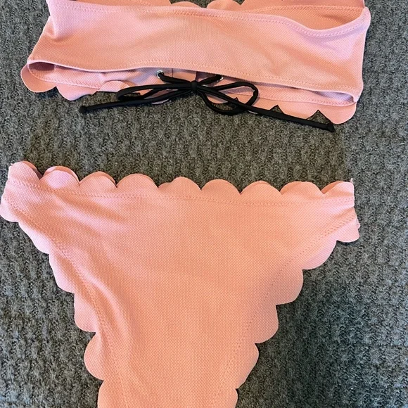 Pink Bikini 💗 - Picture 4 of 6